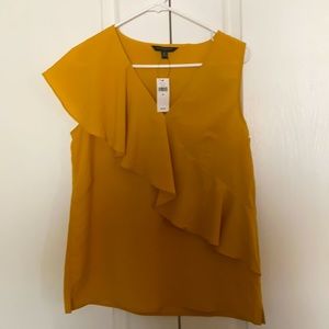 ** BRAND NEW ** Banana Republic Ruffled Top
